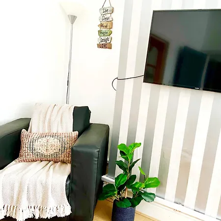 Cosy 3Bdr In Levenshulme-Close To Manchester City Centre And Stockport Town- Free Parking- Wifi-2
